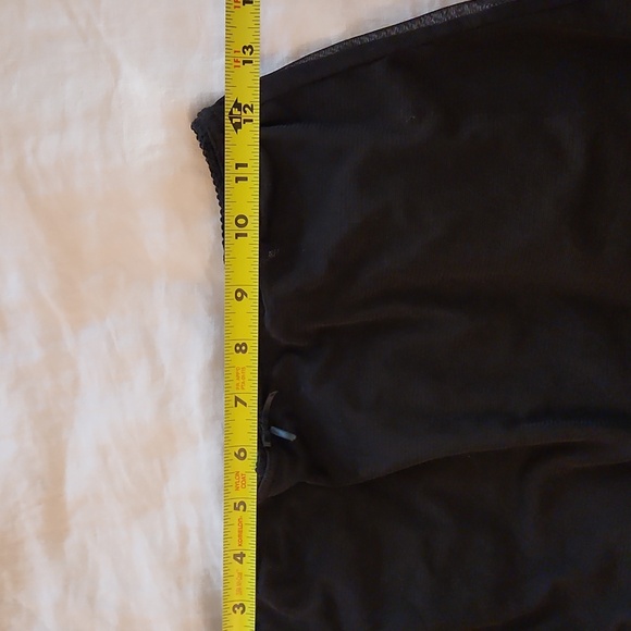 Bundle- 4 Sweet Outfit Pieces - Picture 14 of 16